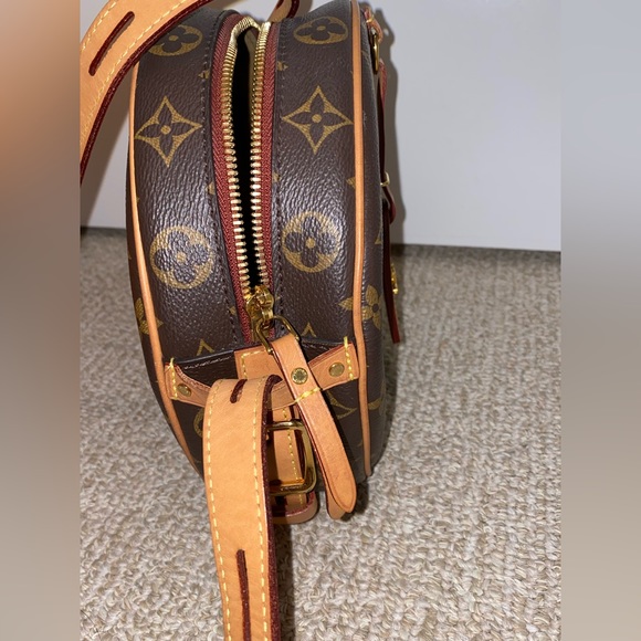 Louis Vuitton Monogram Boite Chapeau Souple MM Round Crossbody Bag - Picture 6 of 8